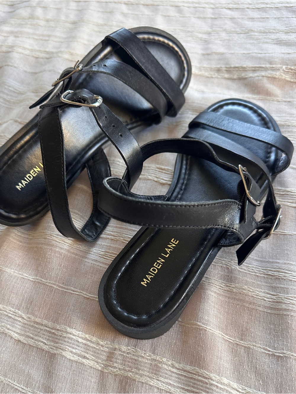 MAIDEN LANE Black Leather Strappy Flat Sandals | 9 NWOB
